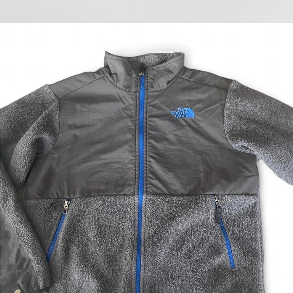 The North Face BOYS Gray and blue fleece jacket size large (14/16)